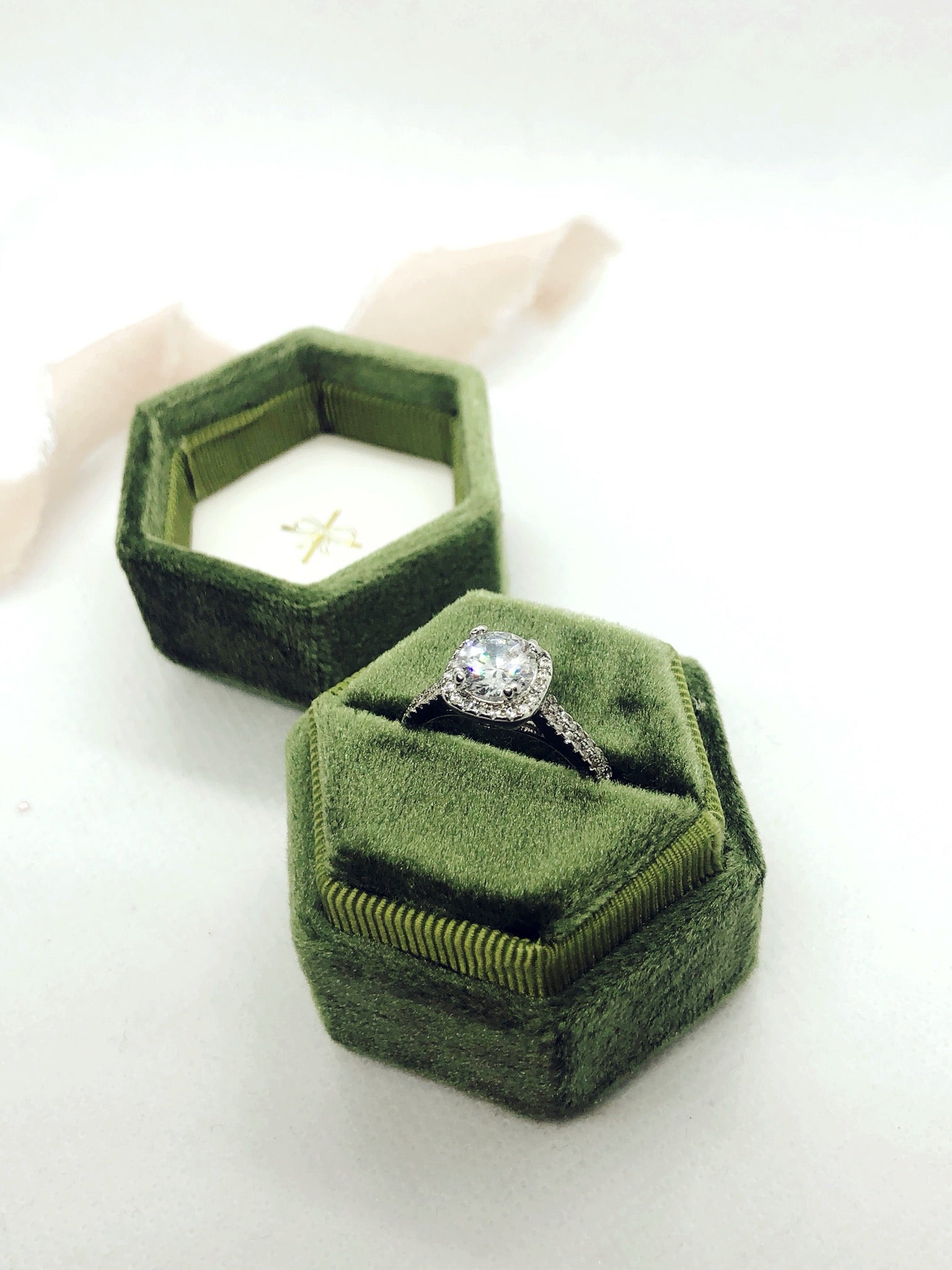 Grass Green Velvet Hexagon Ring Box