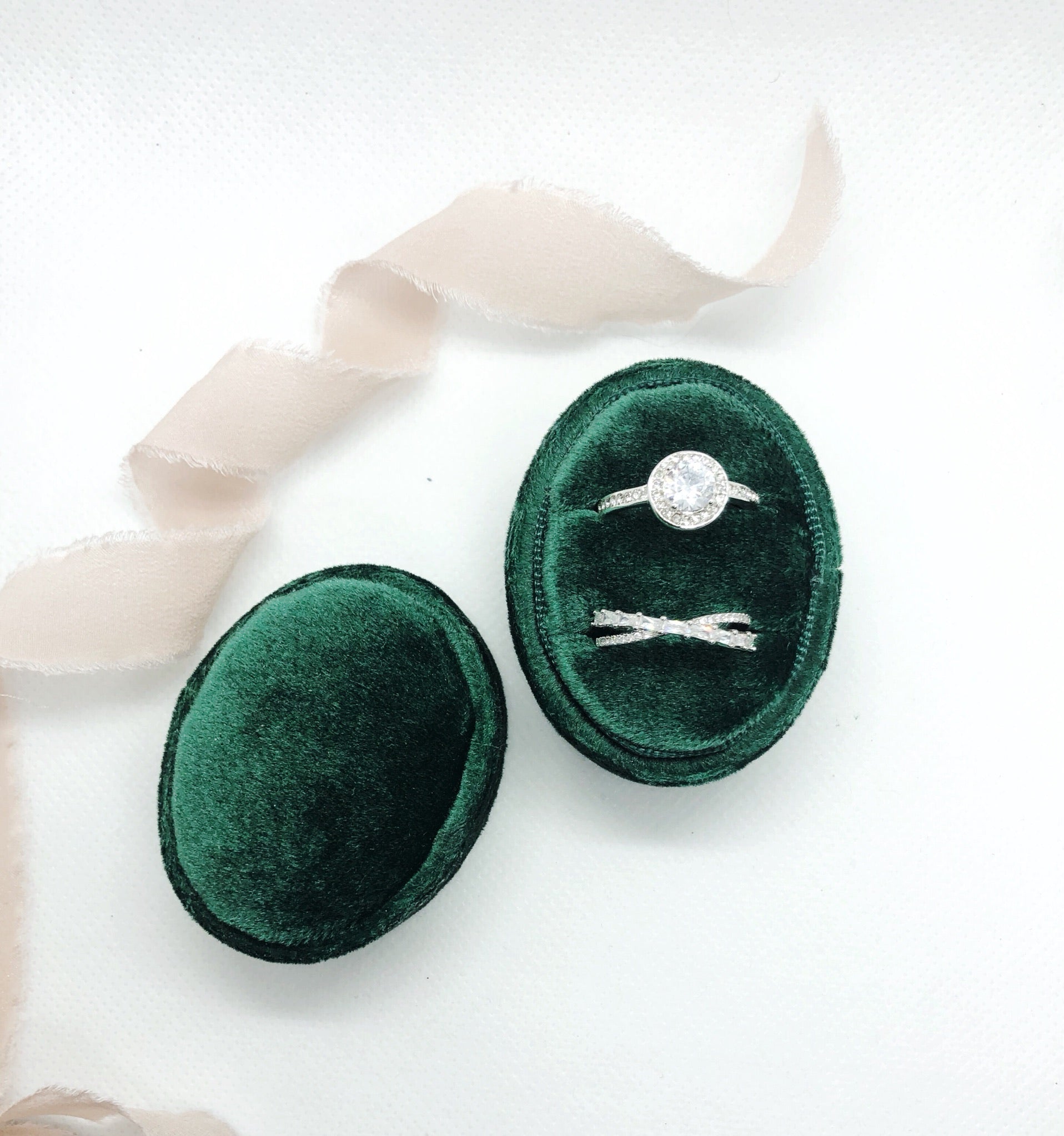 Emerald Green Velvet Oval Ring Box