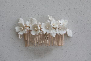 Aislyn White Ceramic Floral Pearl Hair Comb