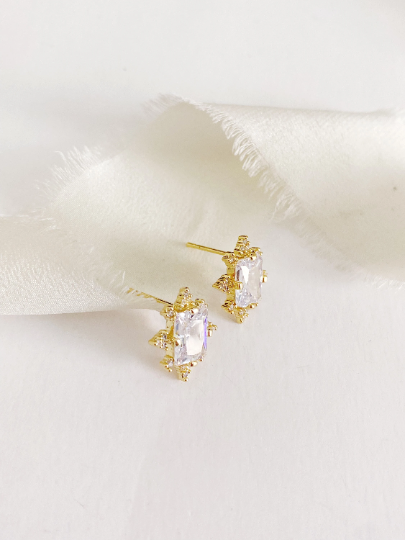 Eliza Vintage Diamond Stud Wedding Earrings