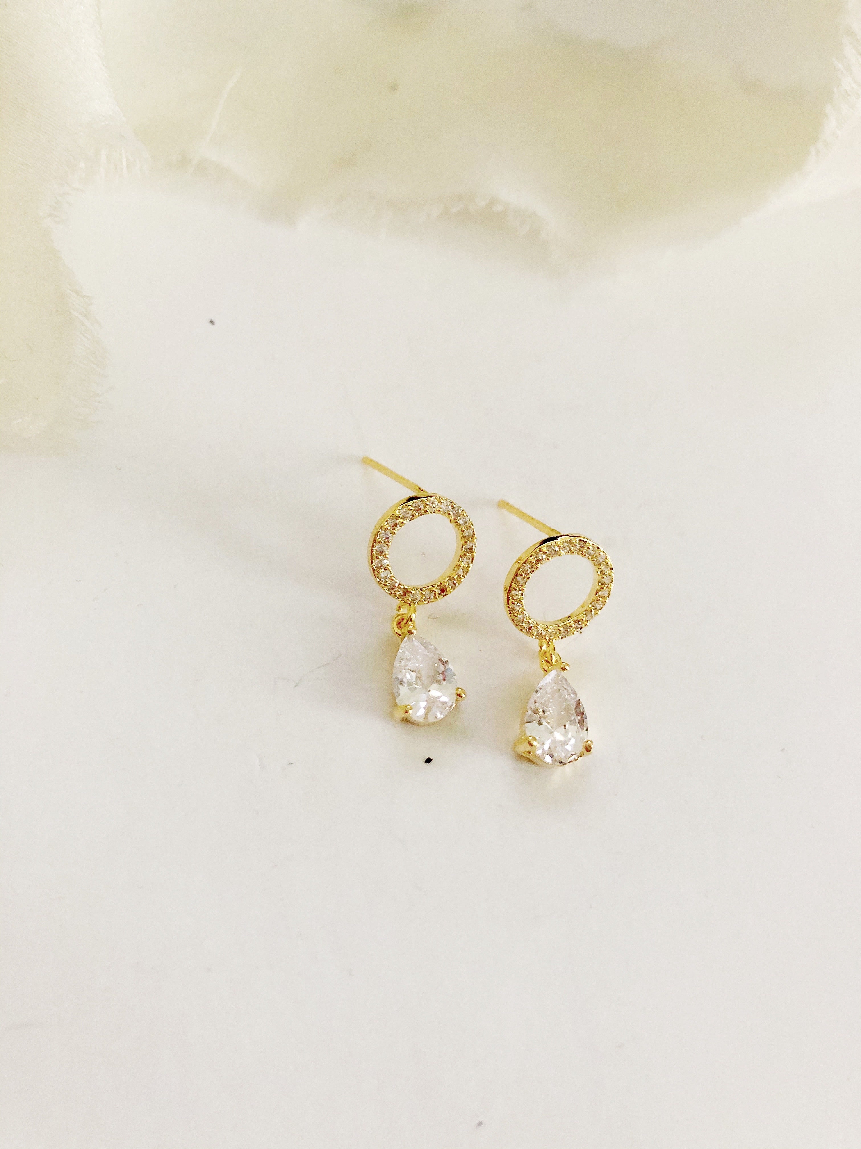 Lori Gold Circle Diamond Earrings