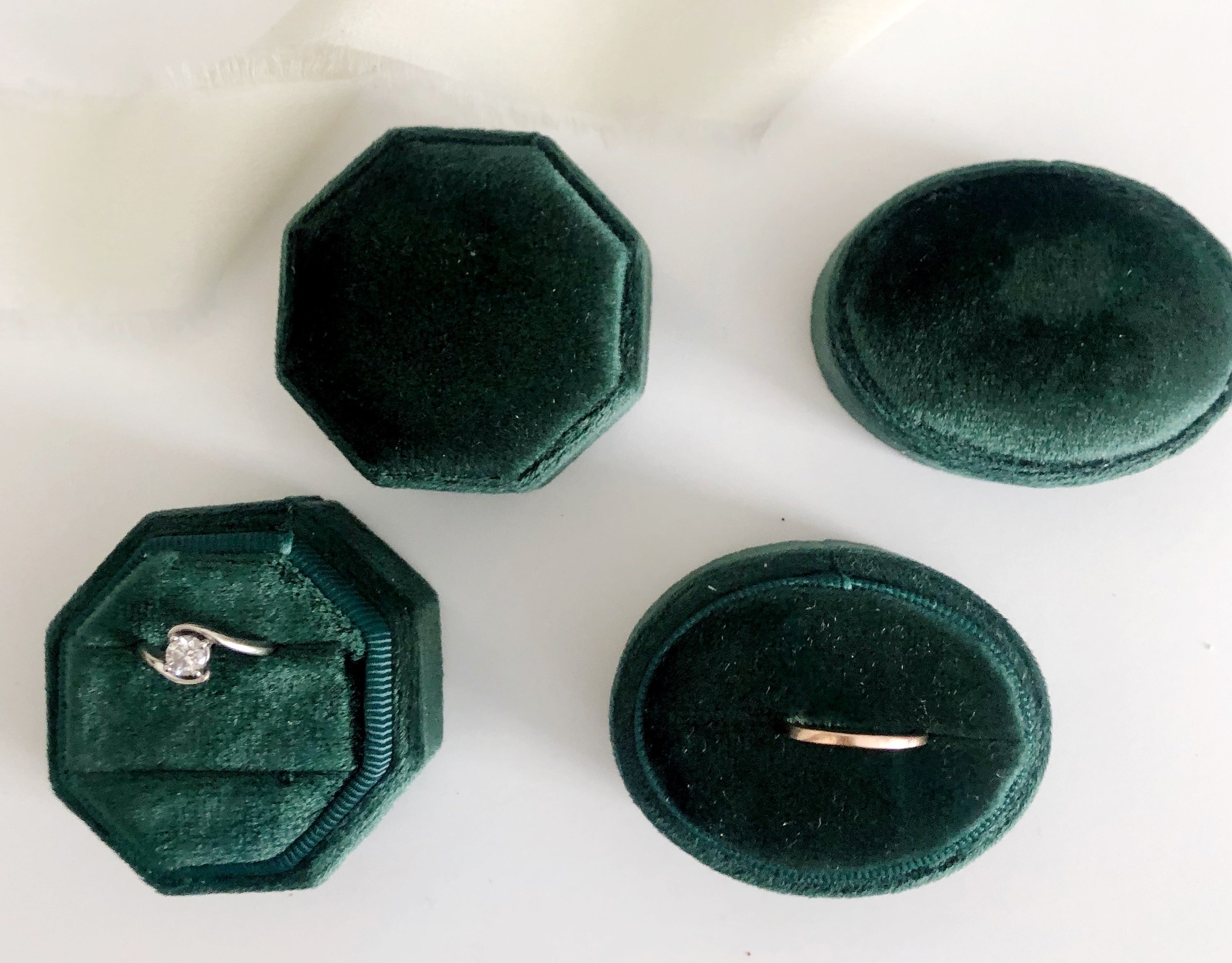 Emerald Green Velvet Horizontal Oval Ring Box
