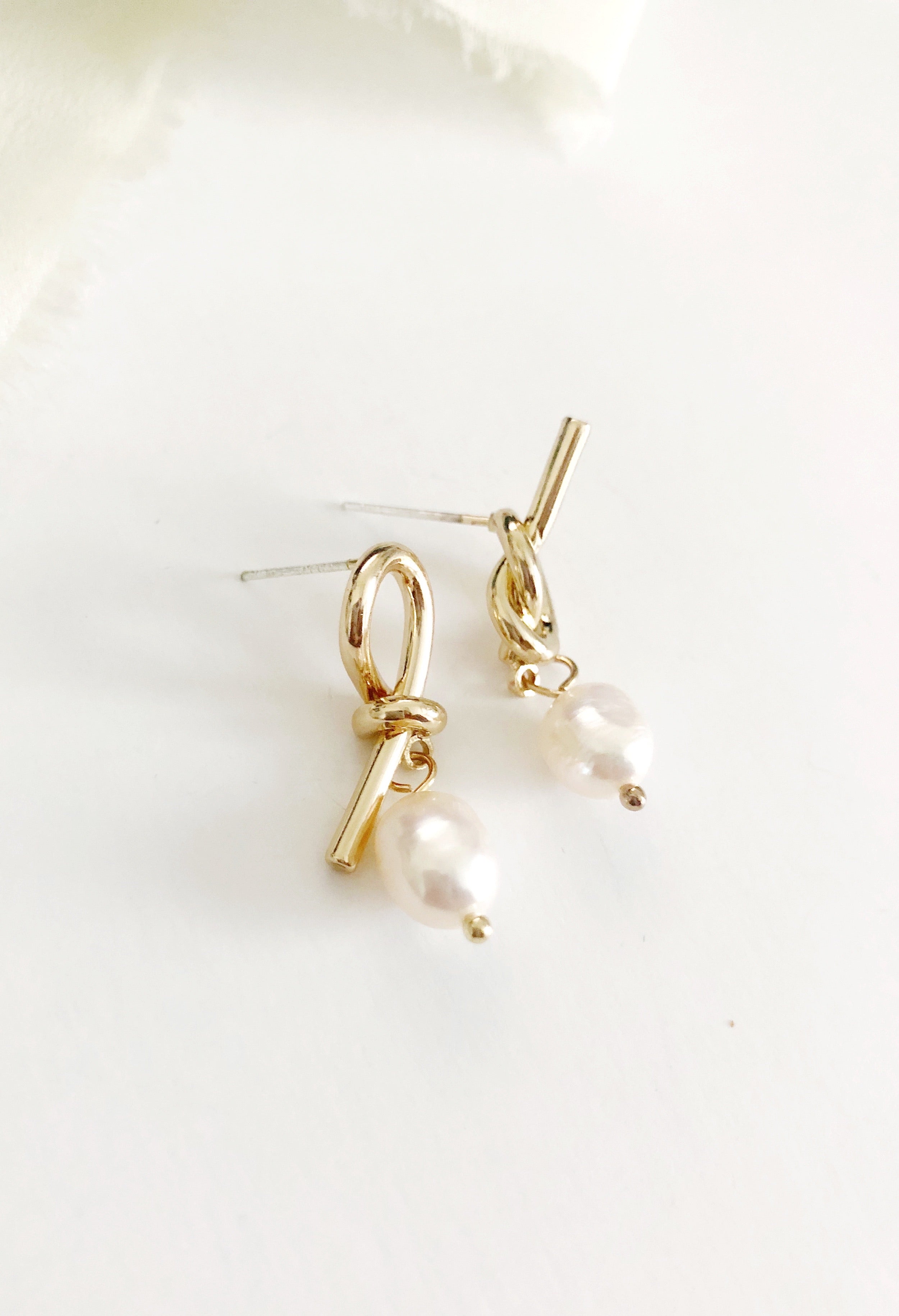 Mina freshwater pearl earrings