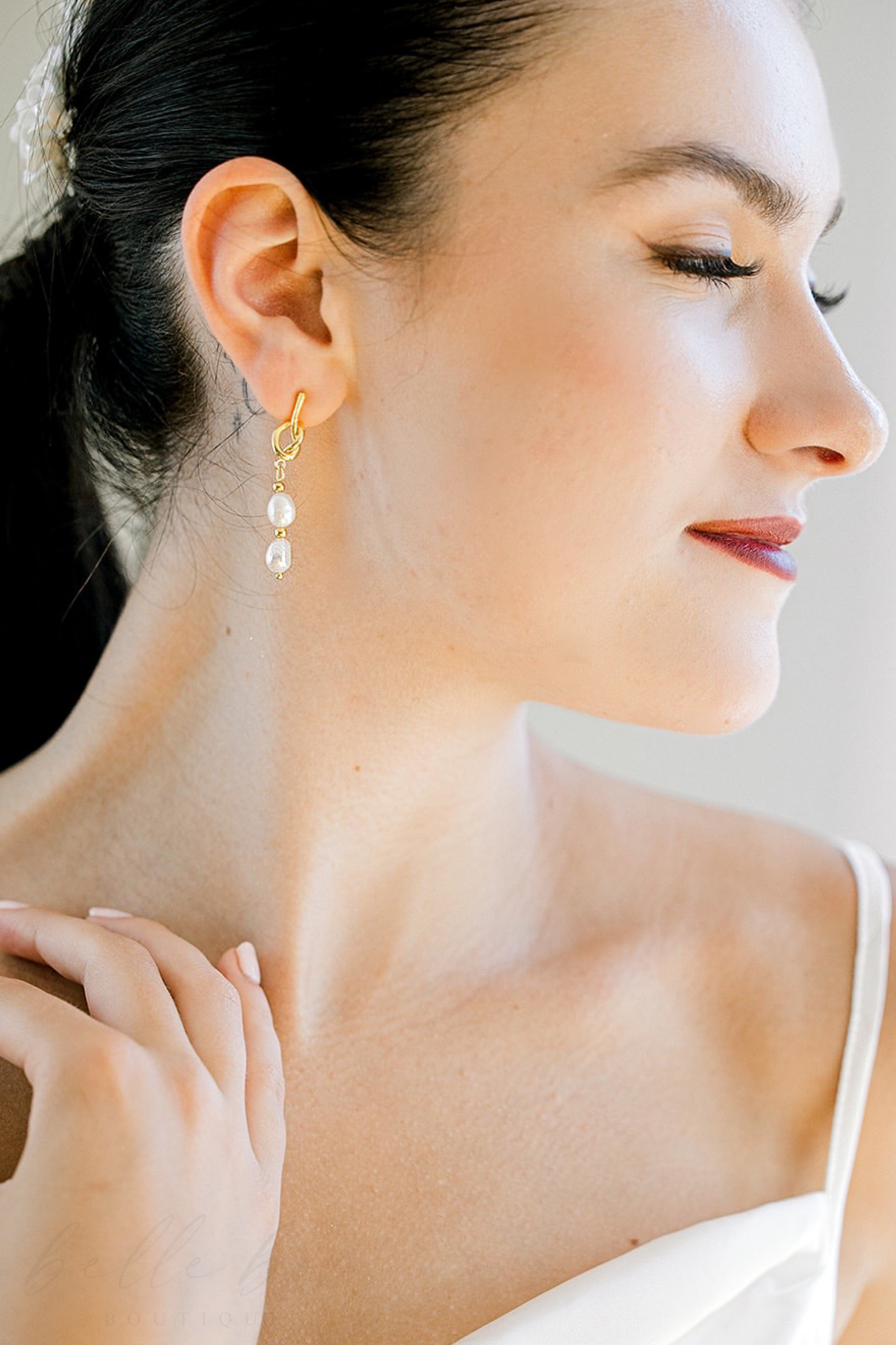 Minette freshwater pearl earrings