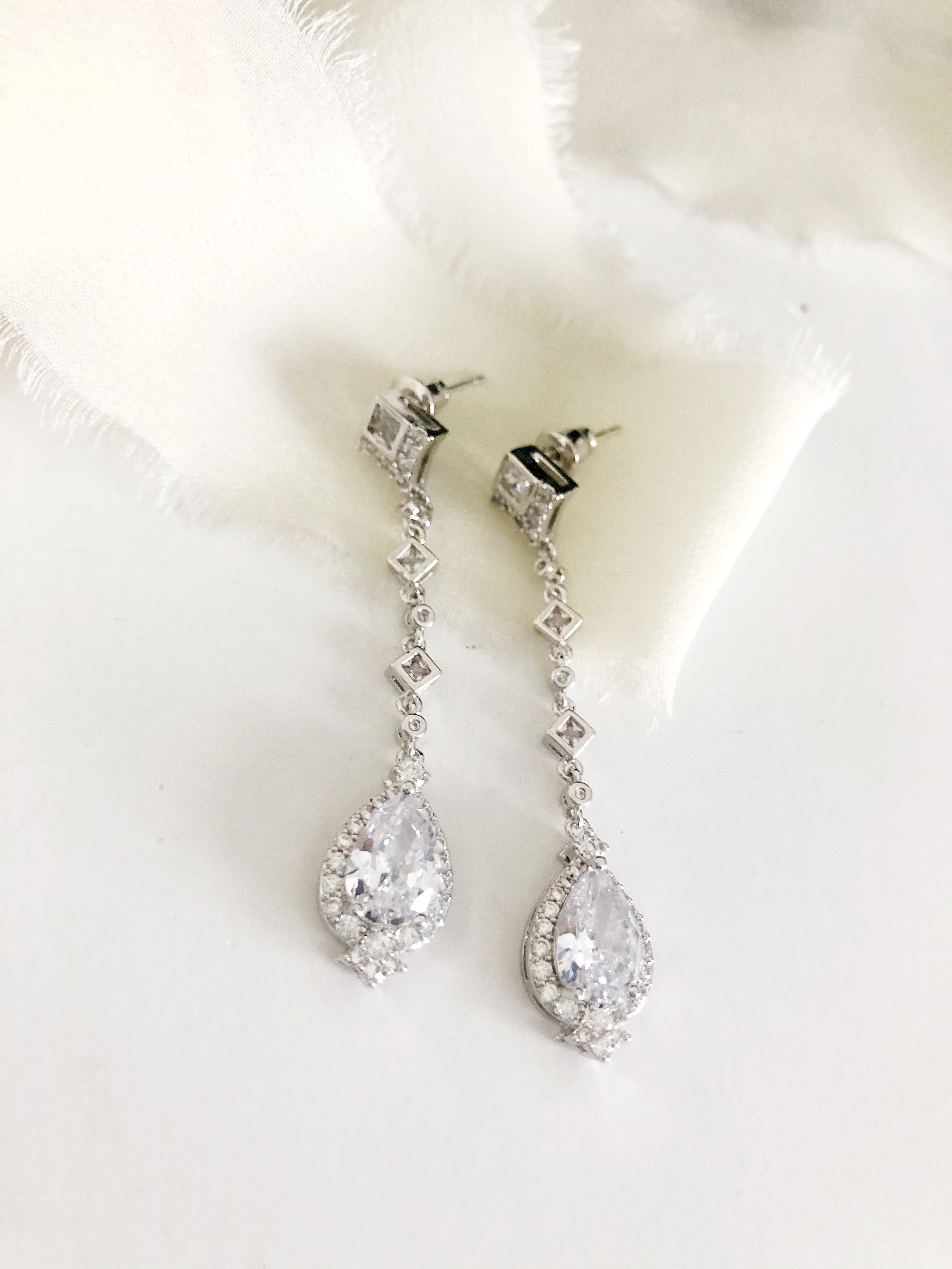 Solange Simple Diamond Drop Earrings