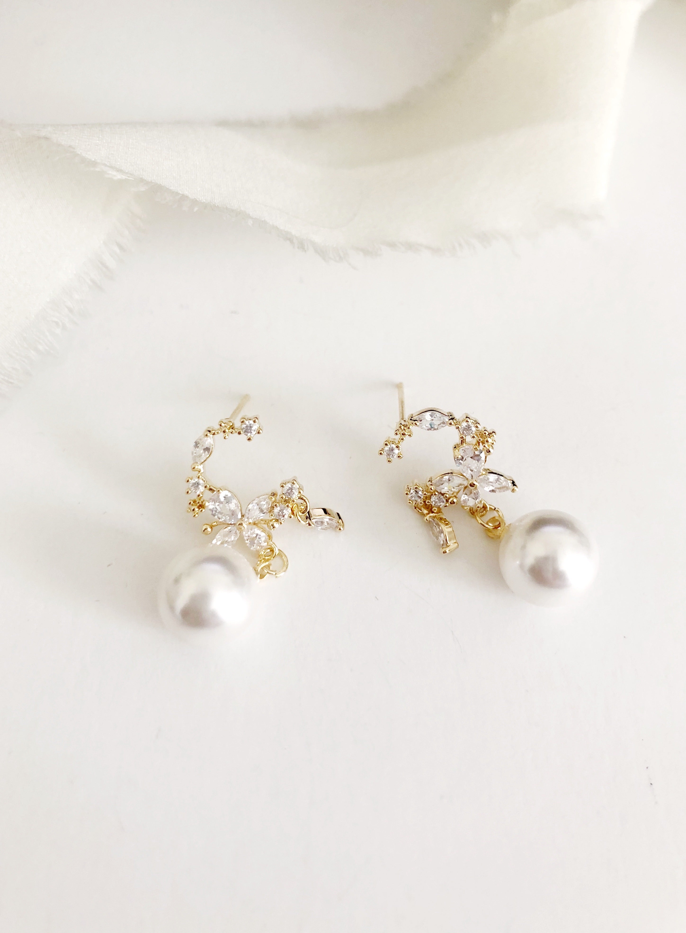 Serafina gold diamond and pearl earrings