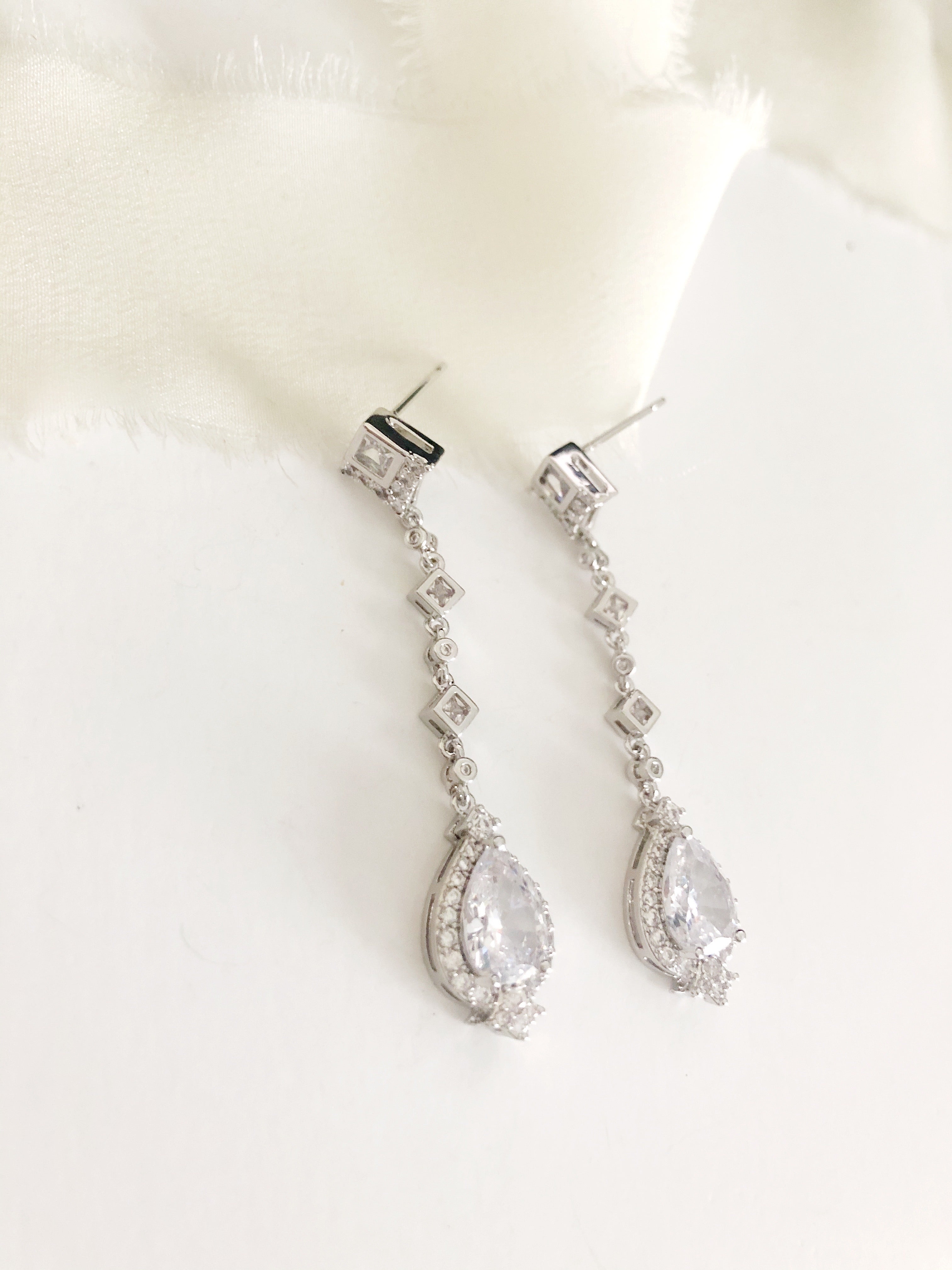 Solange Simple Diamond Drop Earrings