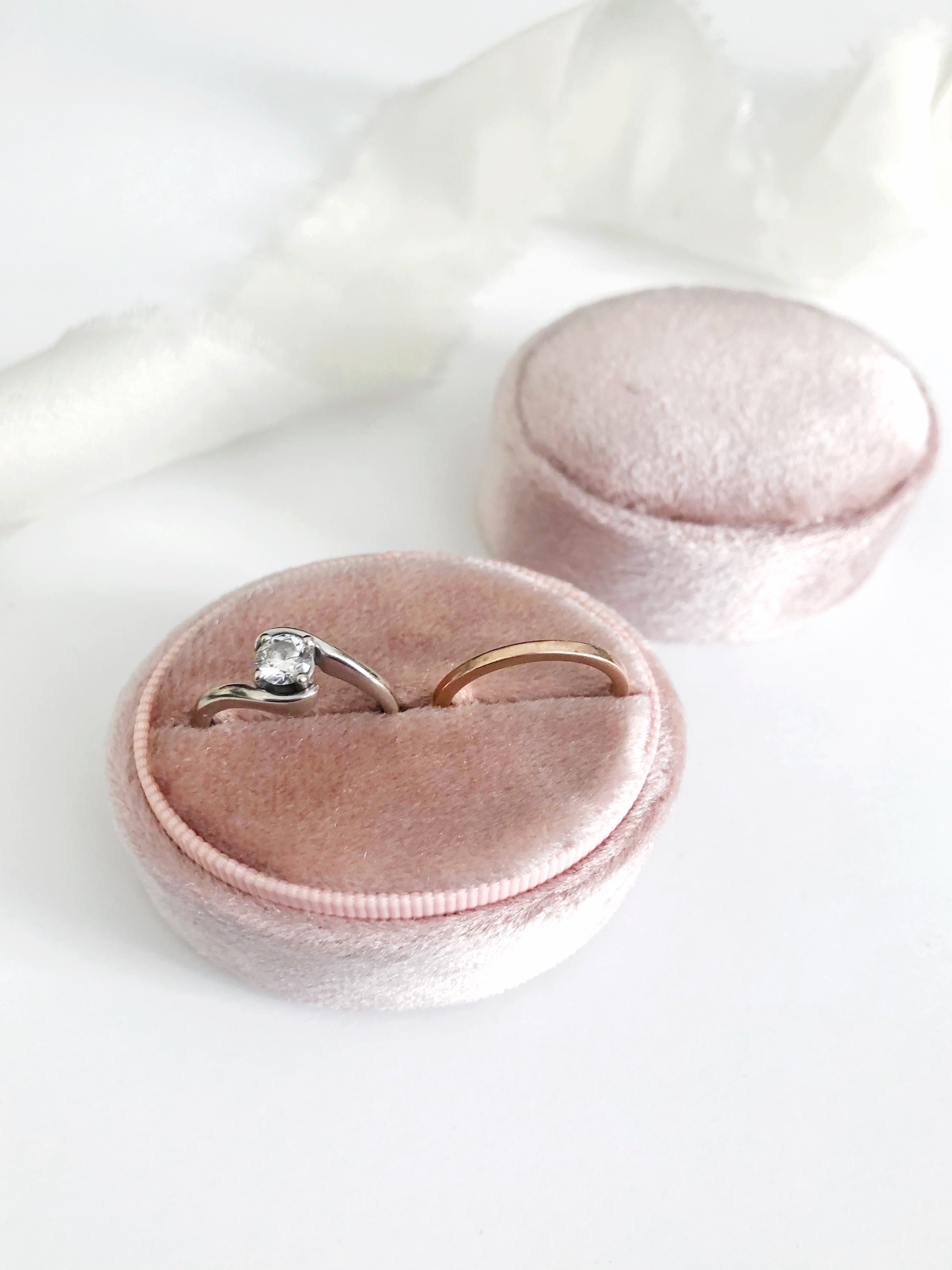 Ballet Pink Velvet Horizontal Oval Ring Box