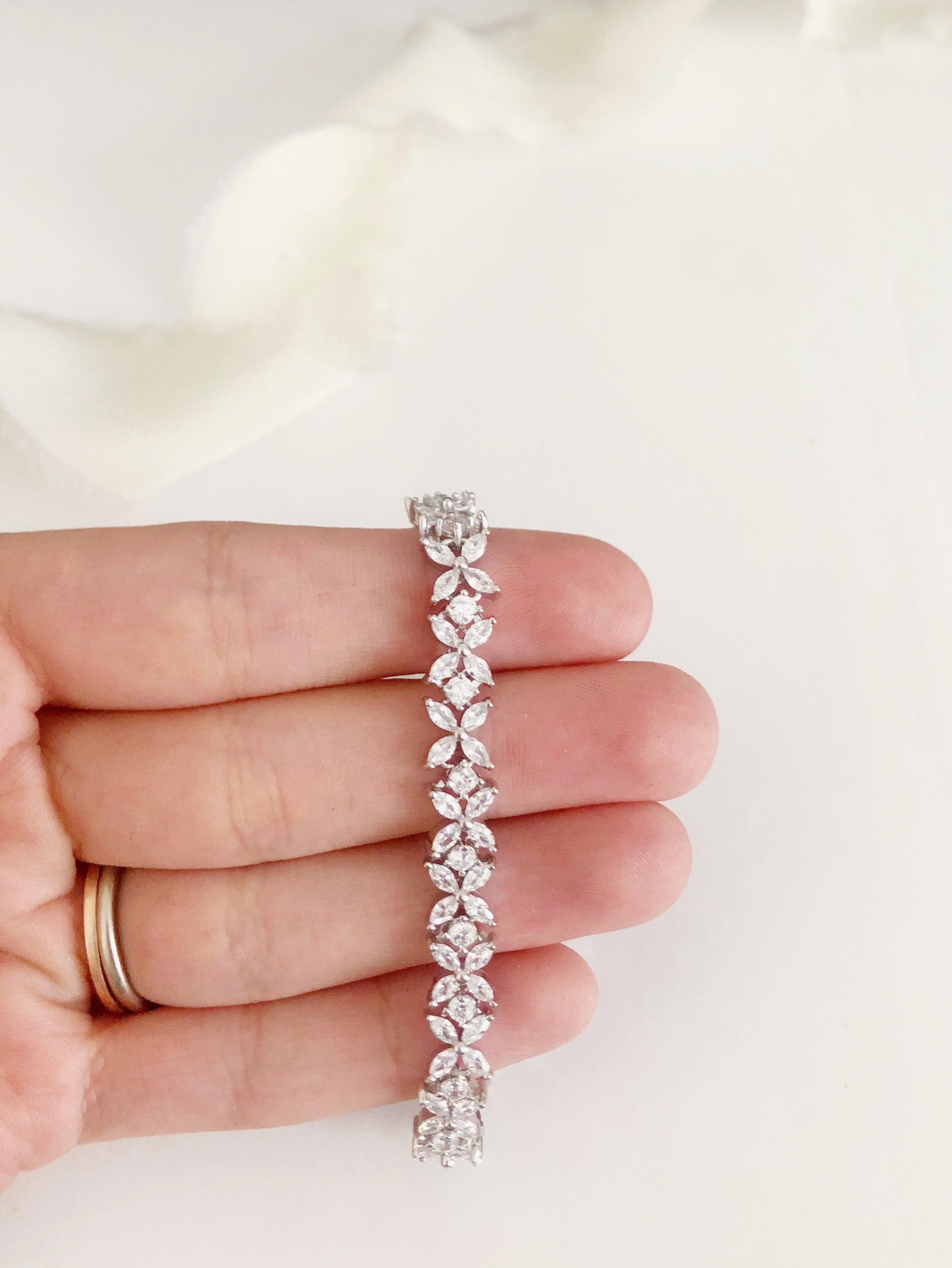 Daisy Silver Diamond Bracelet
