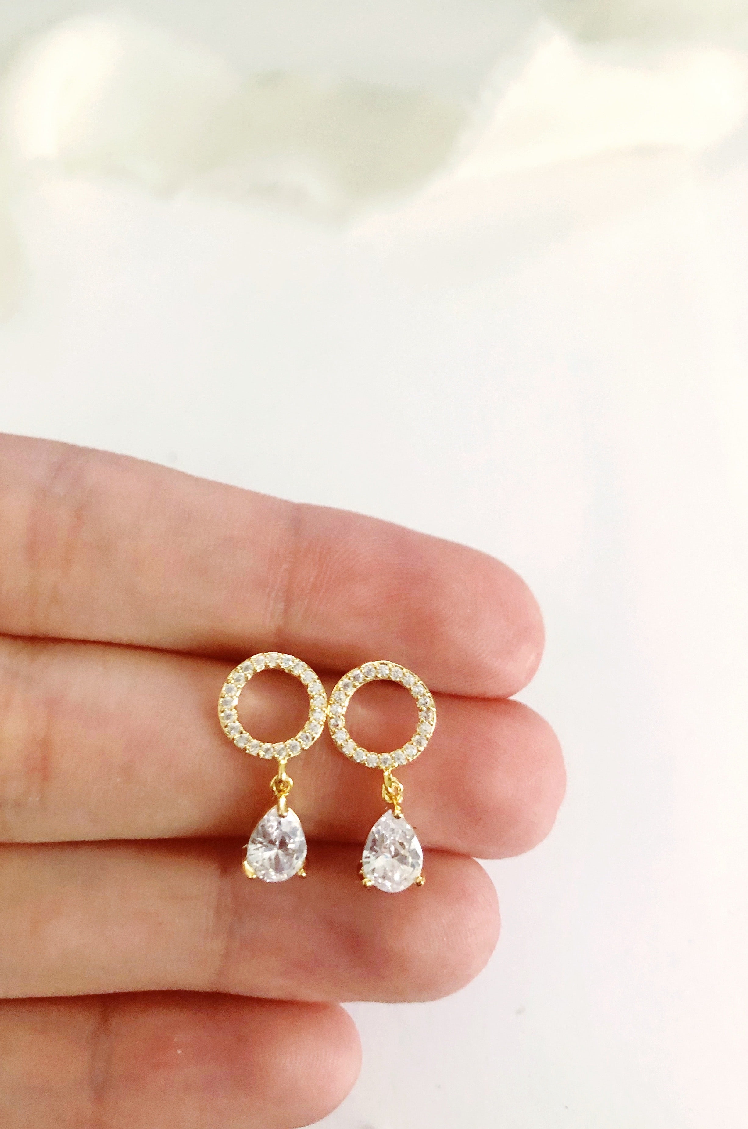 Lori Gold Circle Diamond Earrings
